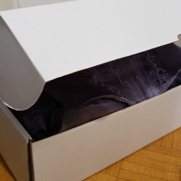 Dress - Picture 7 of 7